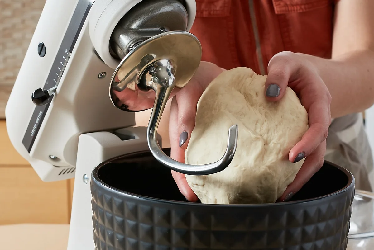 Attaching the Dough Hook and Bowl