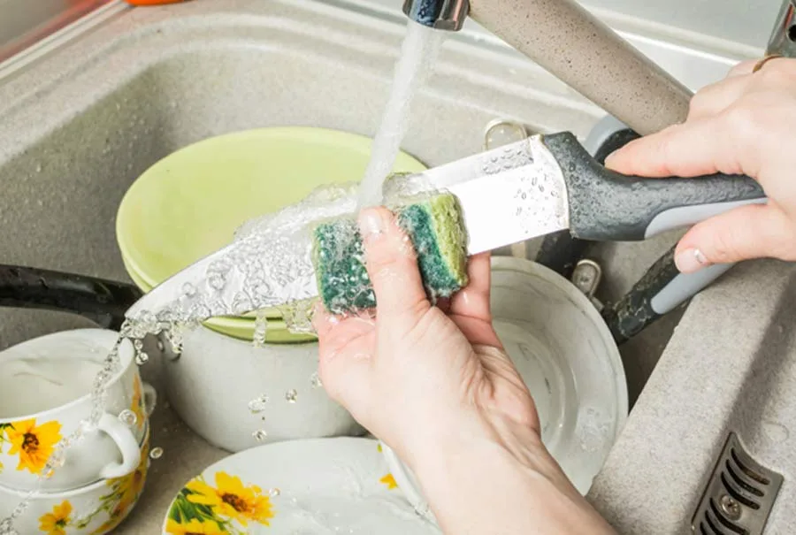 Basic Knife Cleaning: When It's Enough