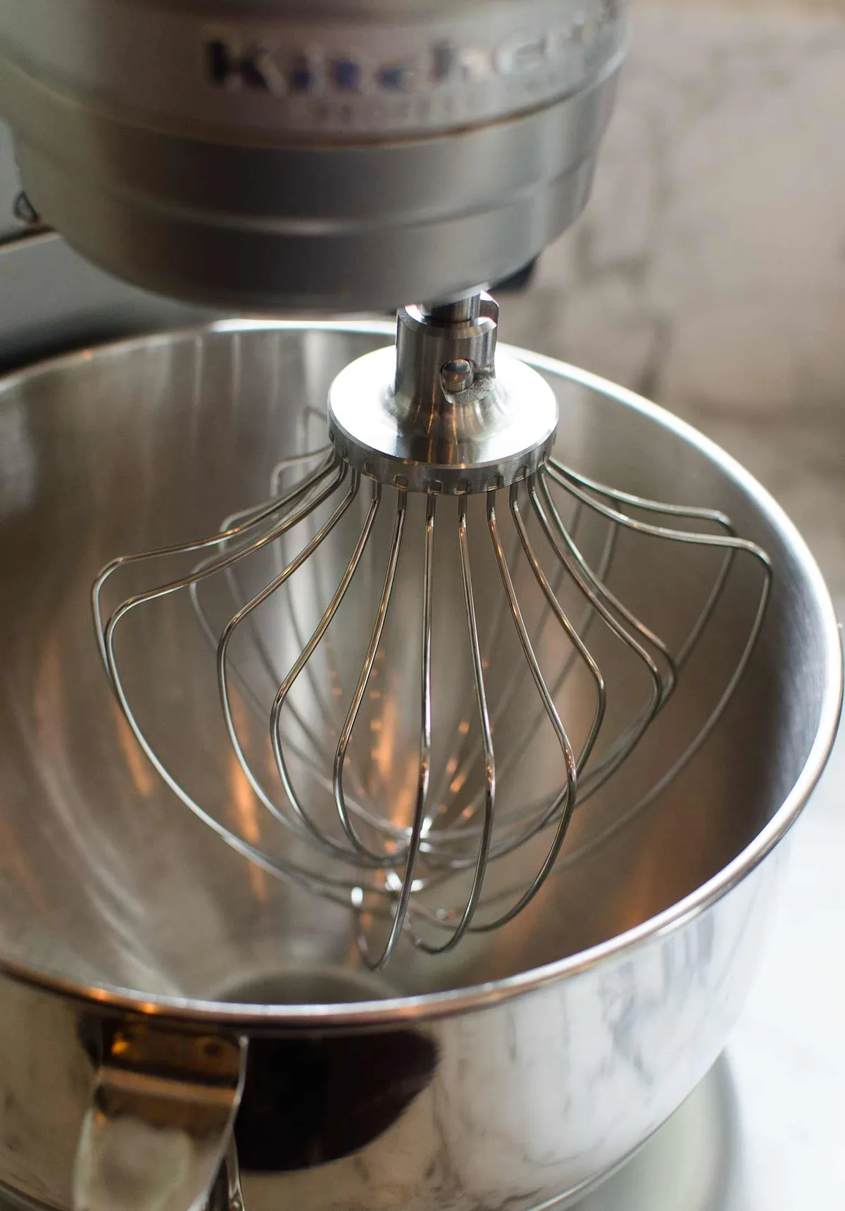 how to beat eggs with a stand mixer