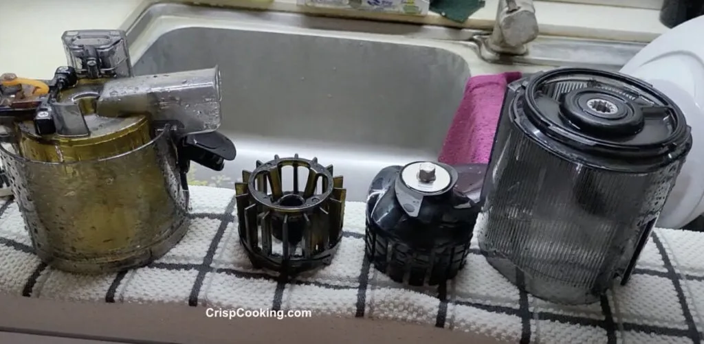 how to clean a juicer