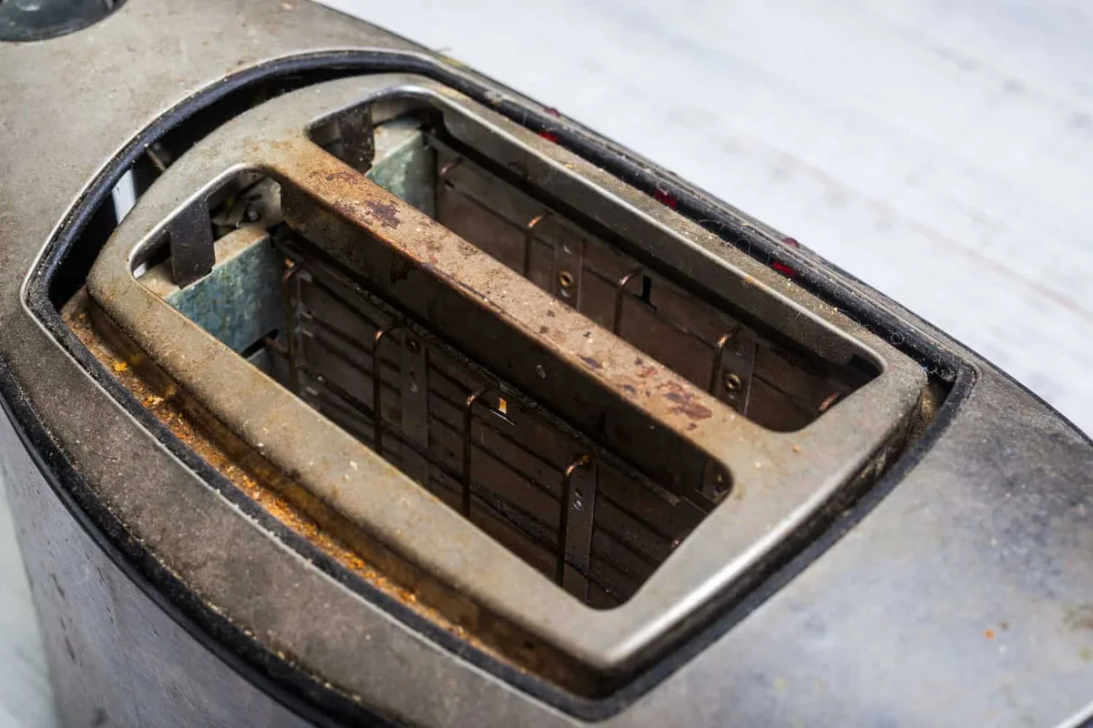 how to clean a toaster