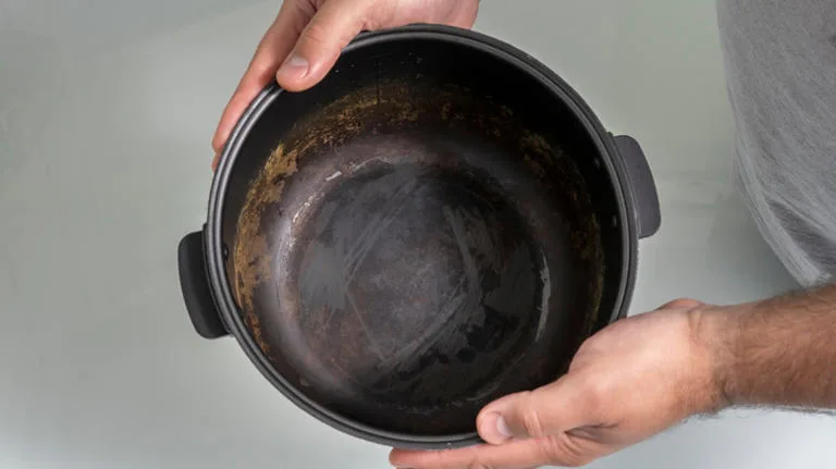 how to clean slow cooker