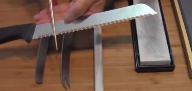 how to sharpen a bread knife