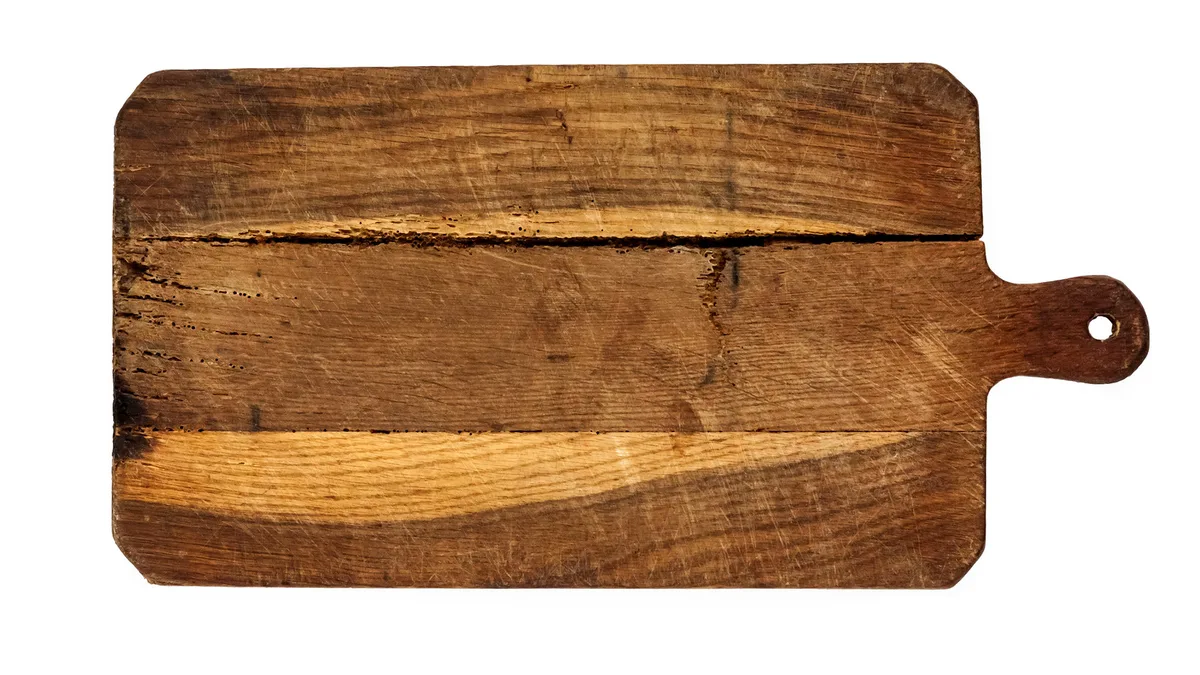 Recognizing a Dry or Damaged Cutting Board