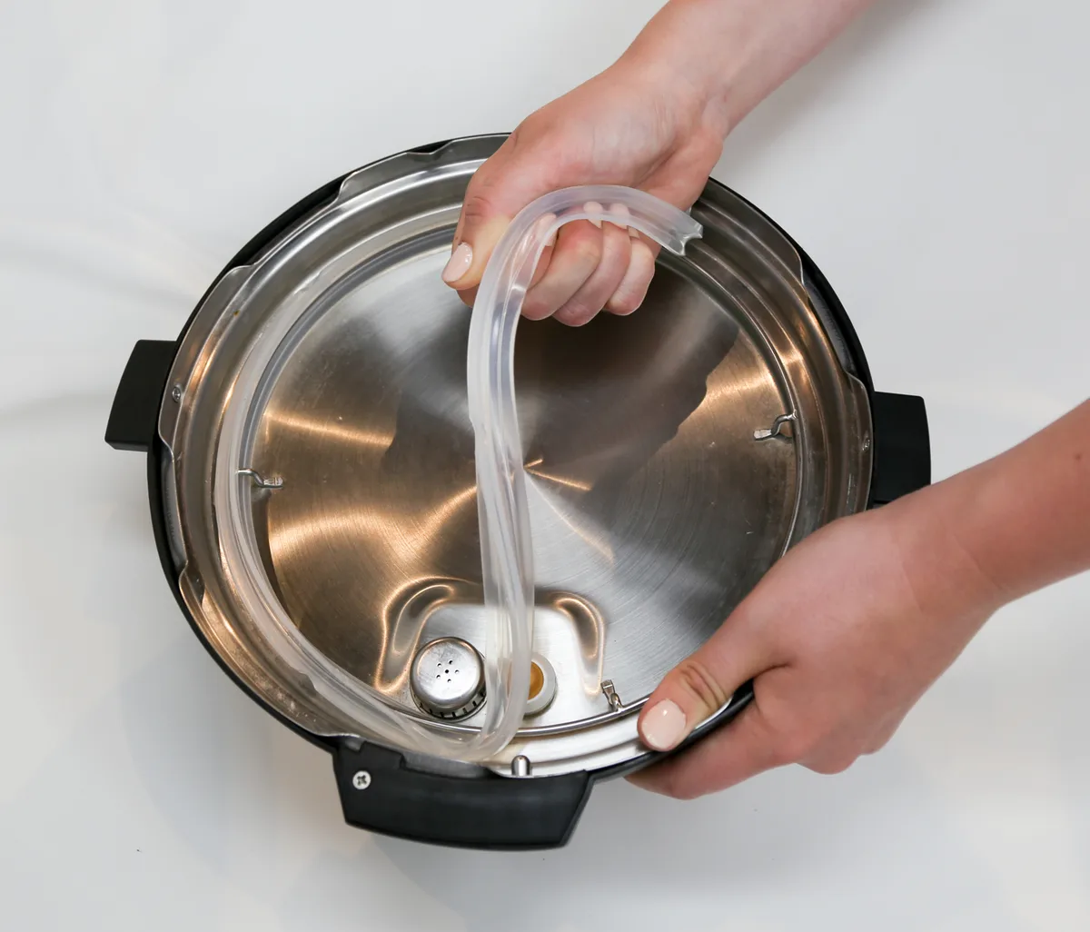 Slow cooker lid