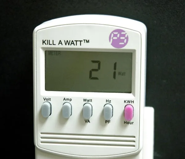 Watt meter / plug-in power monitor